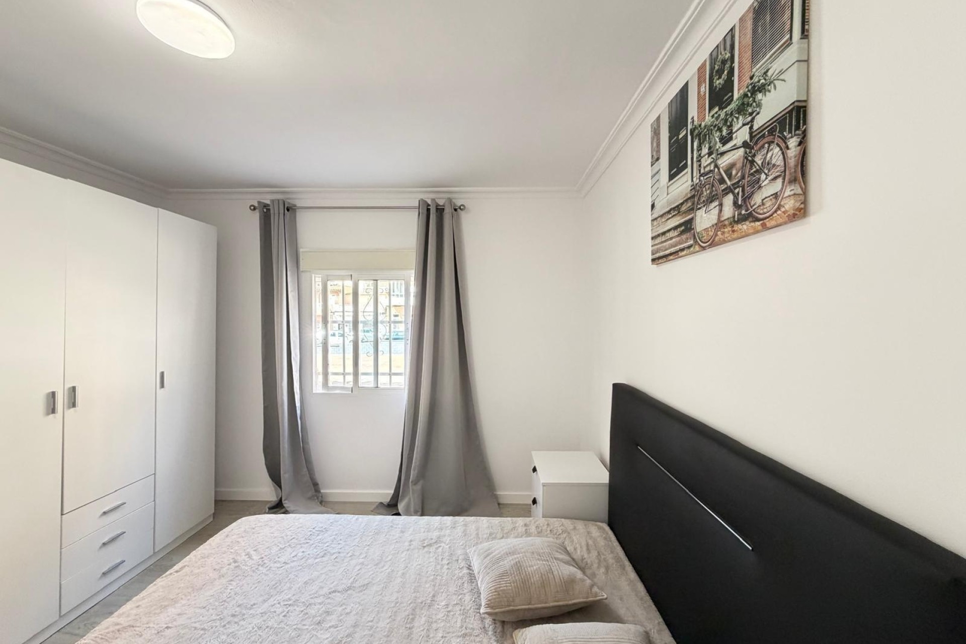 Sprzedaż - Apartament / Mieszkanie -
Torrevieja - Center