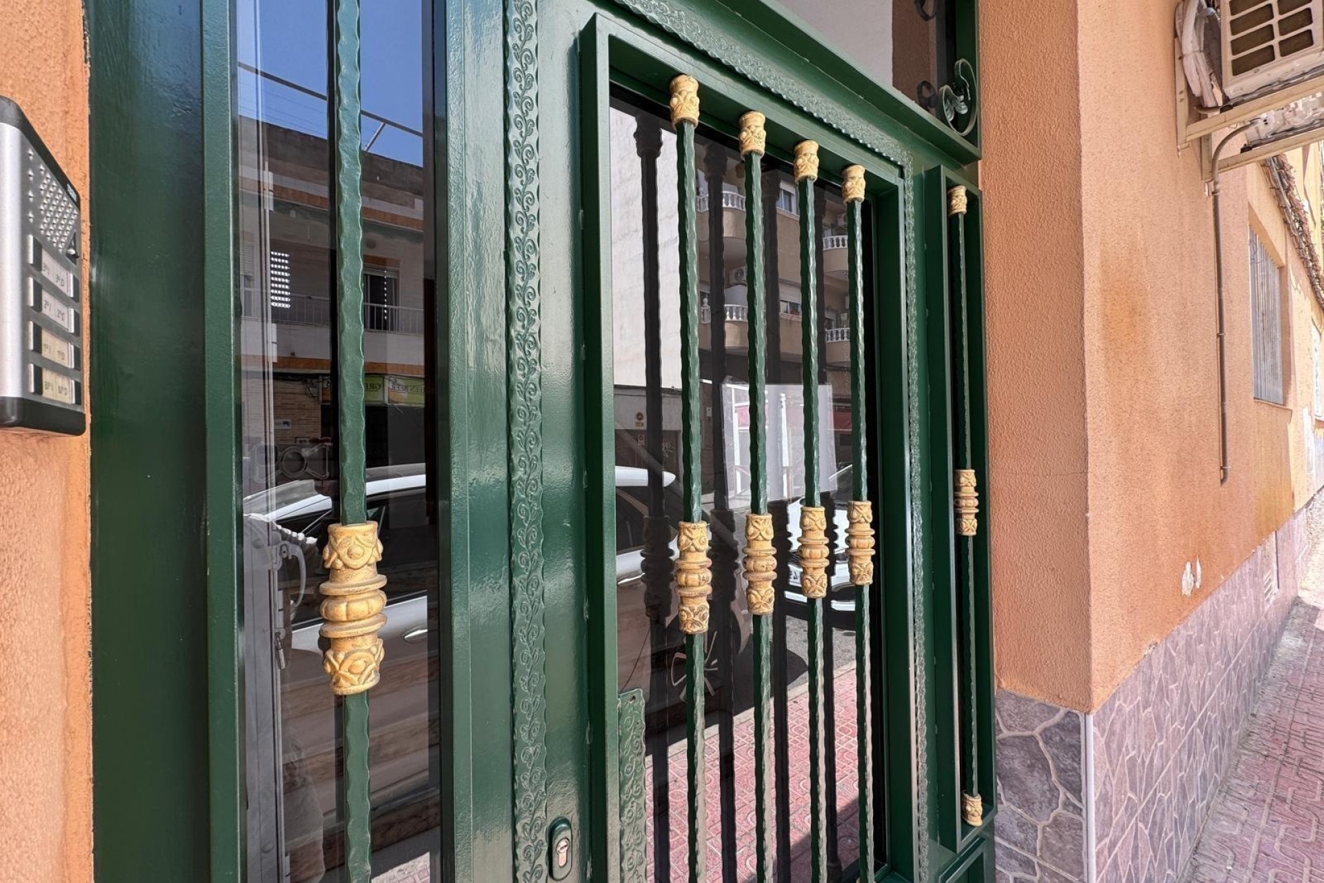 Sprzedaż - Apartament / Mieszkanie -
Torrevieja - Center
