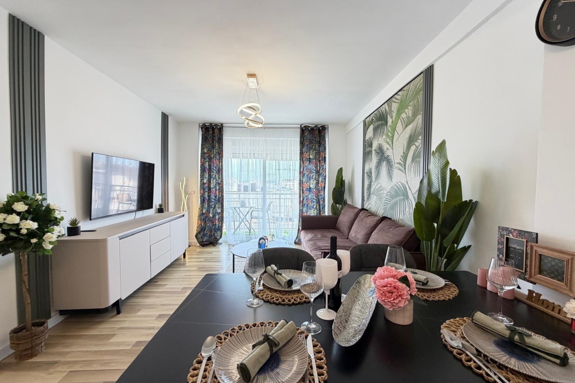 Sprzedaż - Apartament / Mieszkanie -
Torrevieja - Center