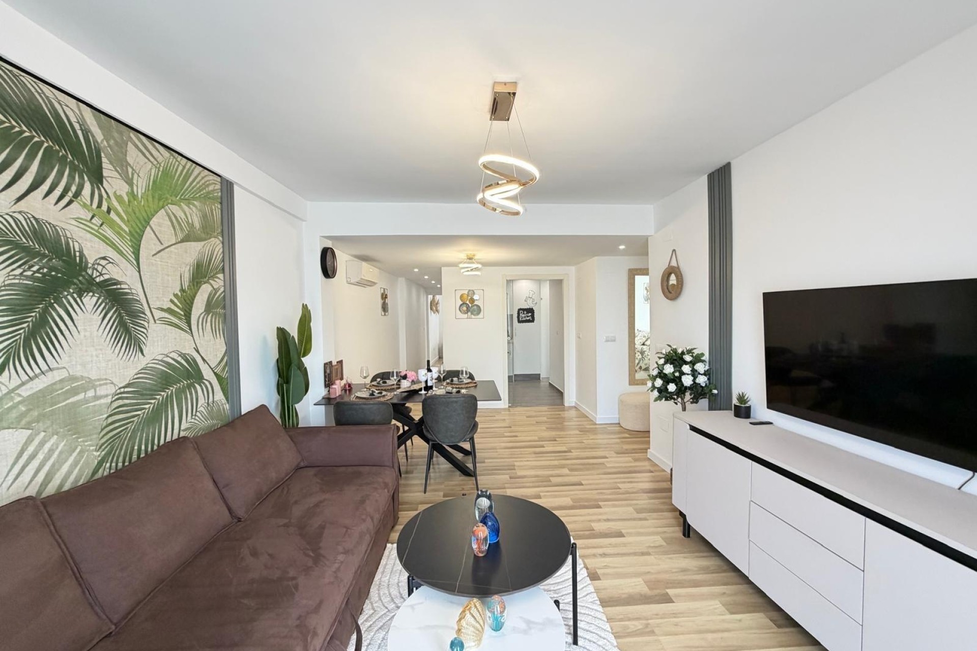 Sprzedaż - Apartament / Mieszkanie -
Torrevieja - Center