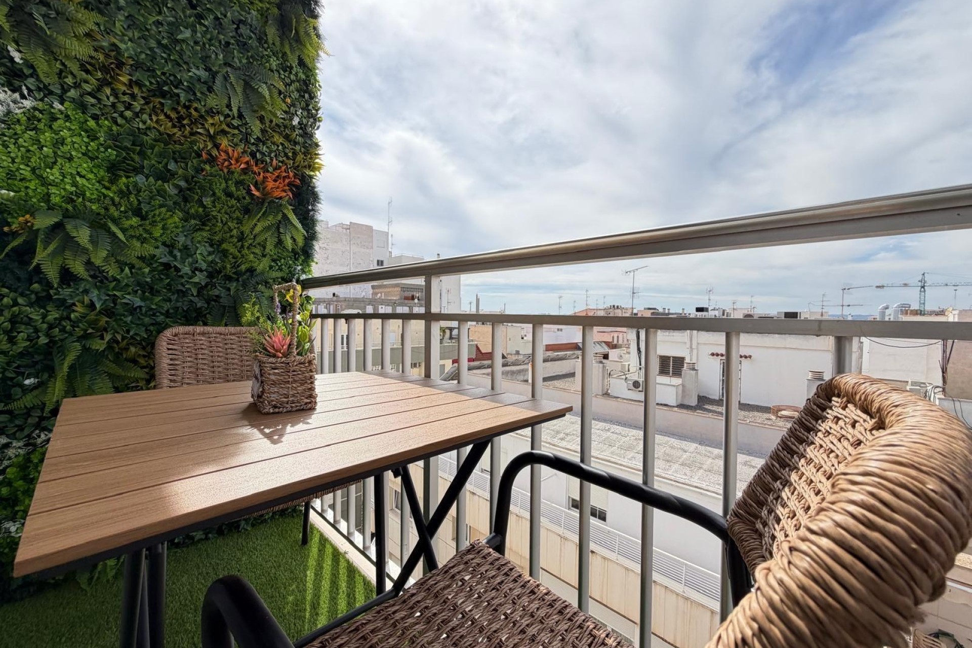 Sprzedaż - Apartament / Mieszkanie -
Torrevieja - Center