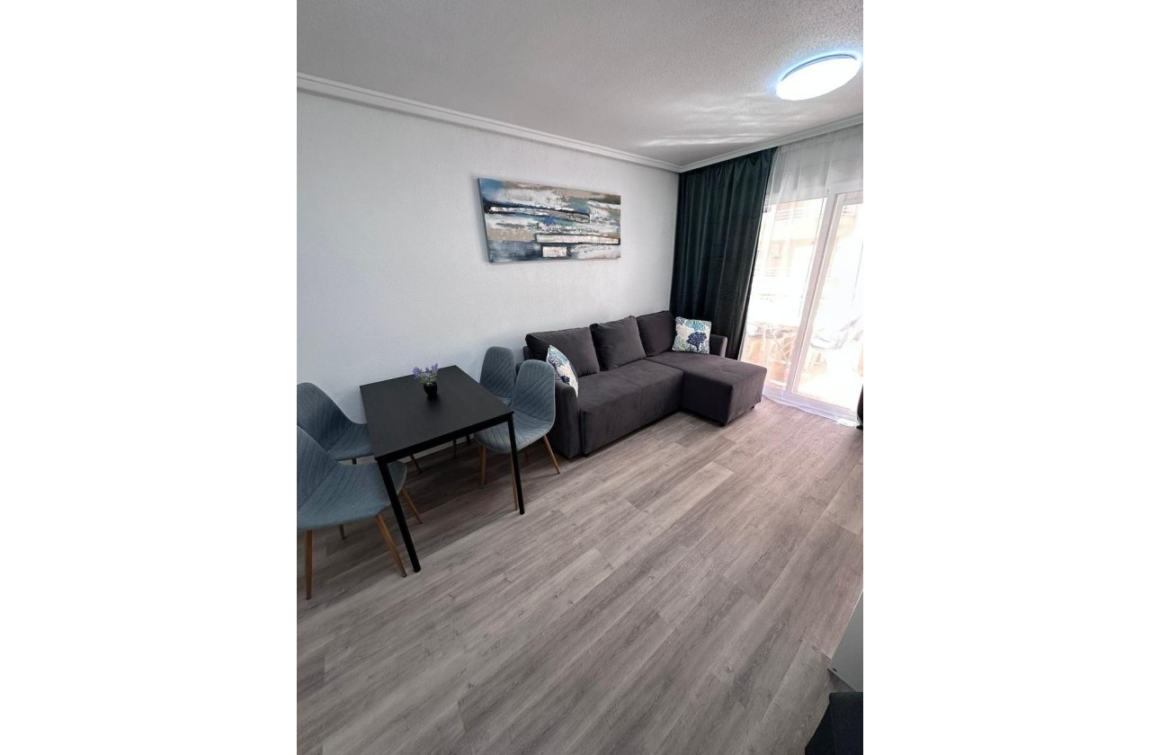 Sprzedaż - Apartament / Mieszkanie -
Torrevieja - Centro - Muelle Pesquero