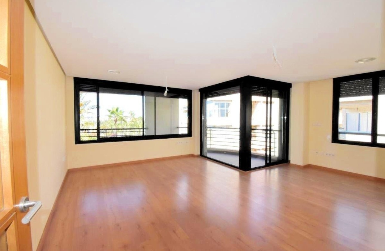 Sprzedaż - Apartament / Mieszkanie -
Torrevieja - Centro - Muelle Pesquero
