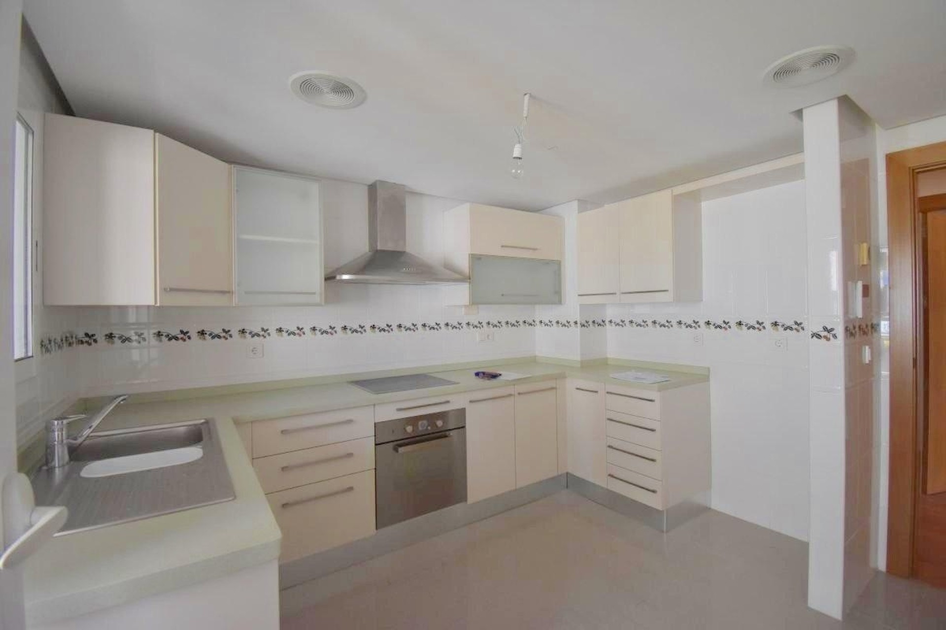 Sprzedaż - Apartament / Mieszkanie -
Torrevieja - Centro - Muelle Pesquero
