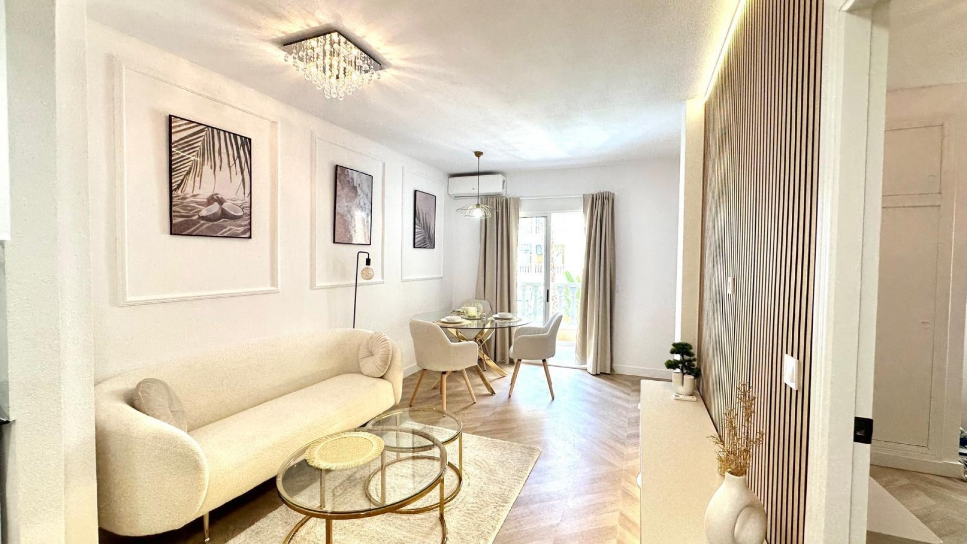 Sprzedaż - Apartament mieszkanie -
Torrevieja - Centro