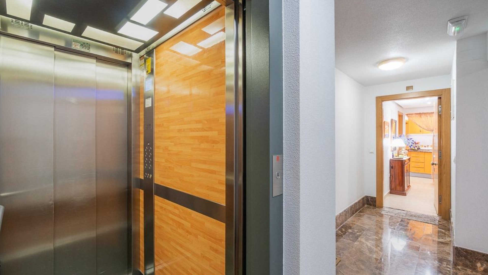 Sprzedaż - Apartament mieszkanie -
Torrevieja - Centro