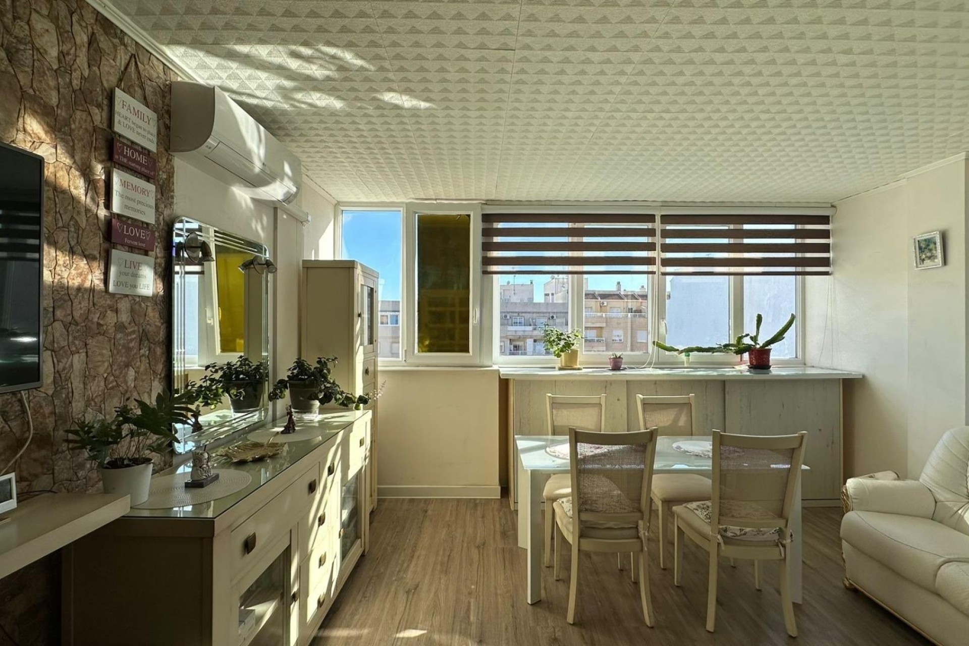 Sprzedaż - Apartament mieszkanie -
Torrevieja - Centro