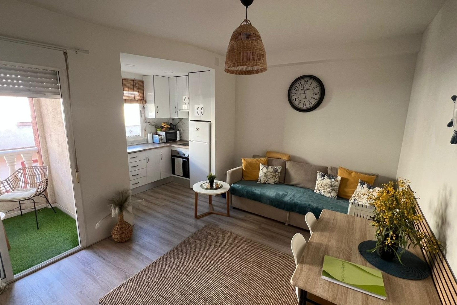 Sprzedaż - Apartament / Mieszkanie -
Torrevieja - Centro