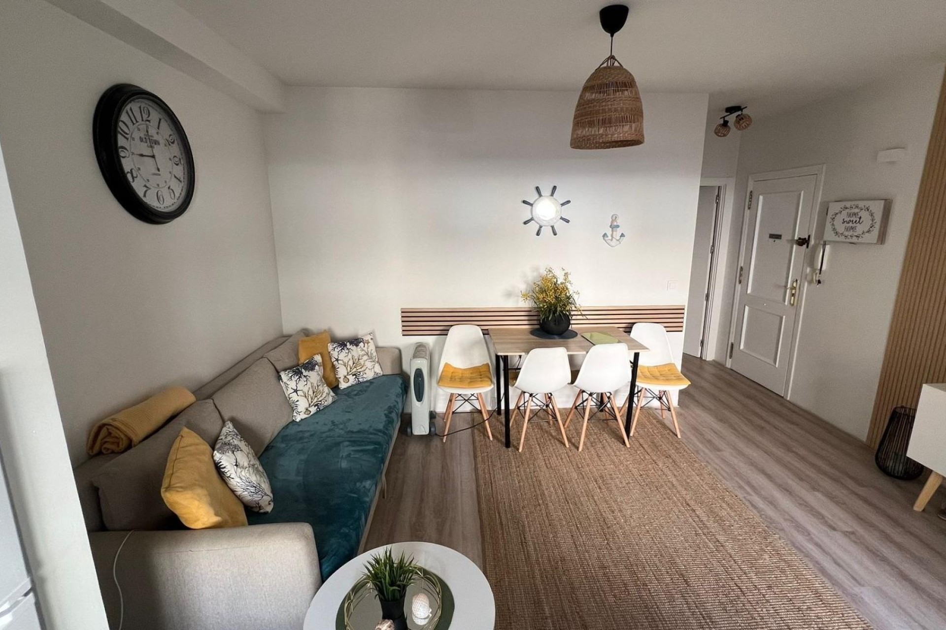 Sprzedaż - Apartament / Mieszkanie -
Torrevieja - Centro