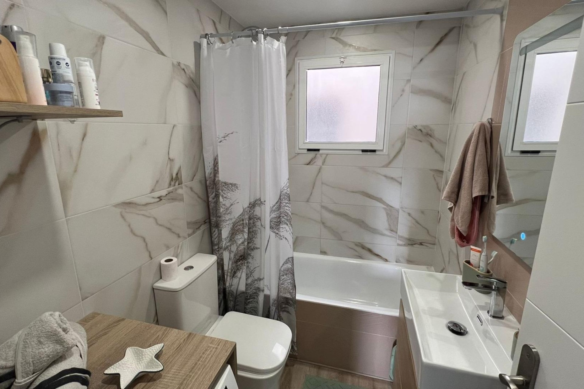 Sprzedaż - Apartament / Mieszkanie -
Torrevieja - Centro