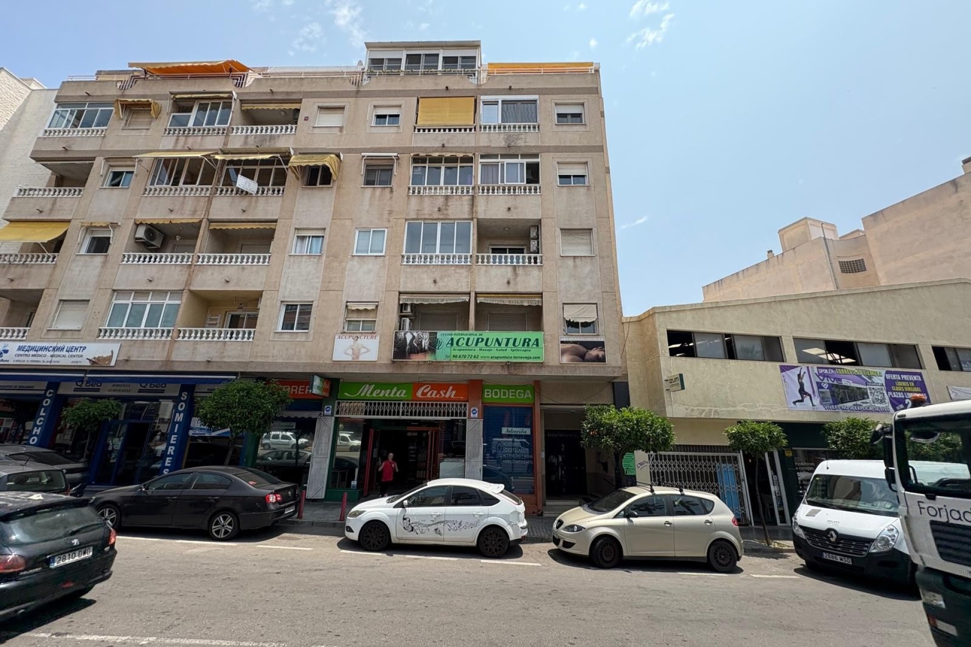 Sprzedaż - Apartament / Mieszkanie -
Torrevieja - Centro
