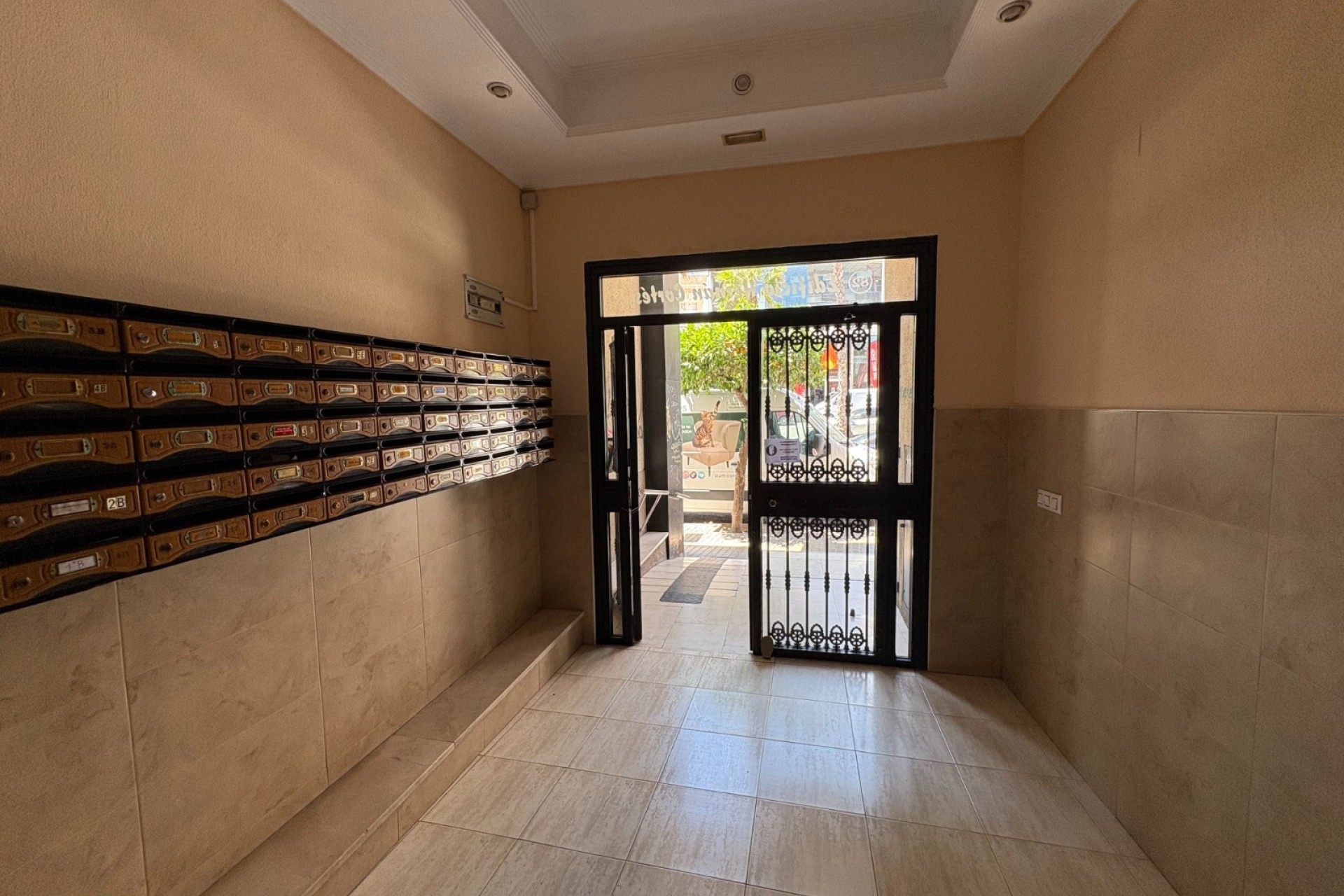 Sprzedaż - Apartament / Mieszkanie -
Torrevieja - Centro
