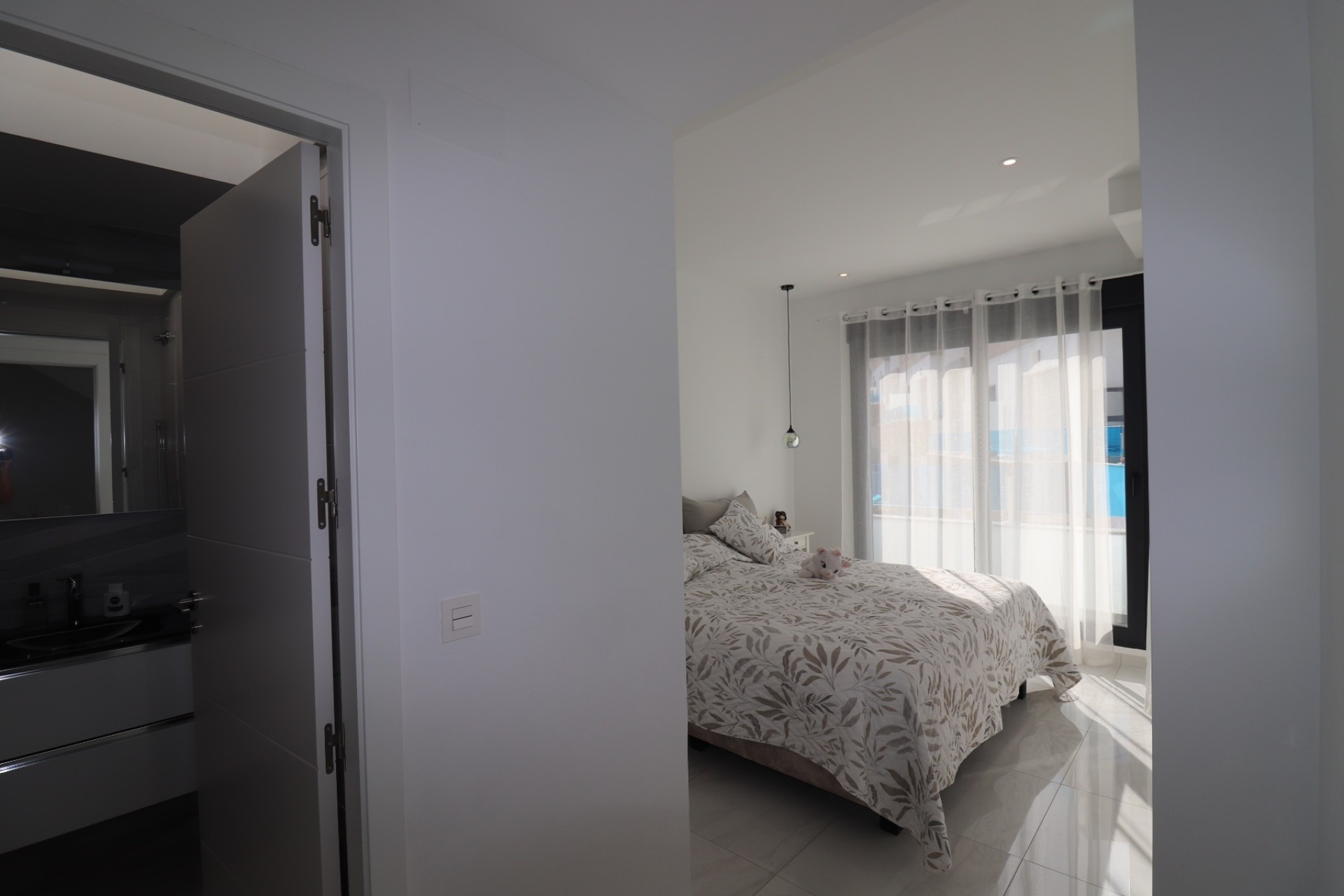 Sprzedaż - Apartament / Mieszkanie -
Torrevieja - Centro