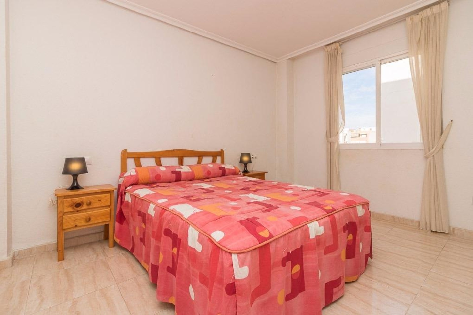 Sprzedaż - Apartament / Mieszkanie -
Torrevieja - Centro