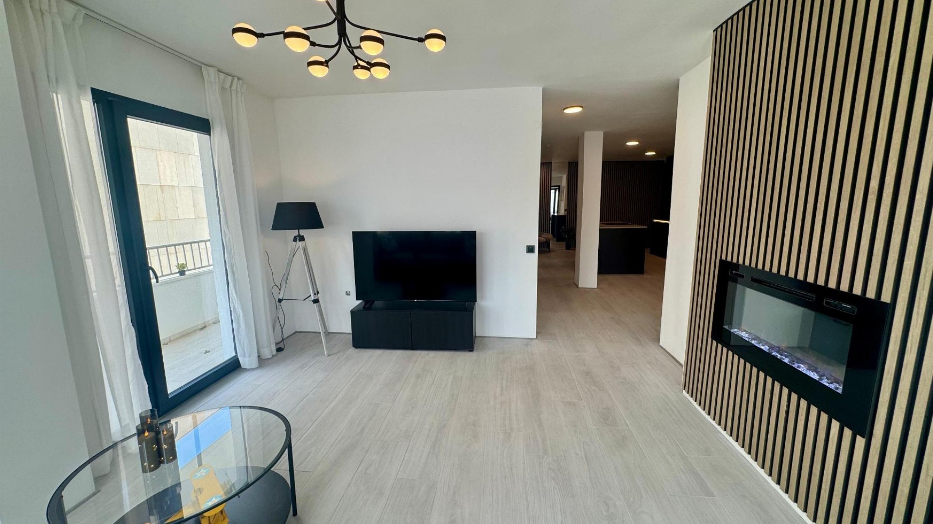 Sprzedaż - Apartament mieszkanie -
Torrevieja - CLUB NAUTICO TORREVIEJA