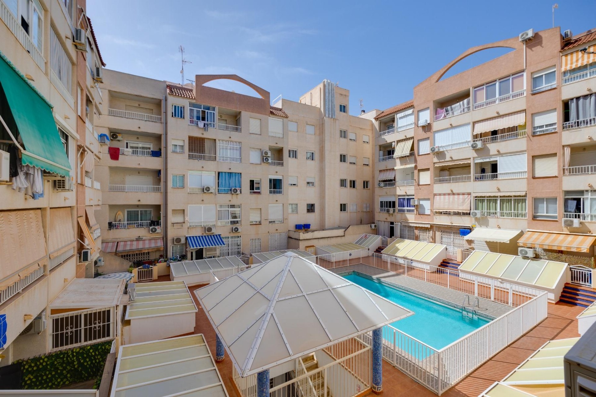 Sprzedaż - Apartament / Mieszkanie -
Torrevieja - Costa Blanca