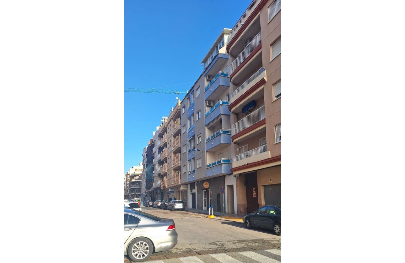 Sprzedaż - Apartament / Mieszkanie -
Torrevieja - Costa Blanca