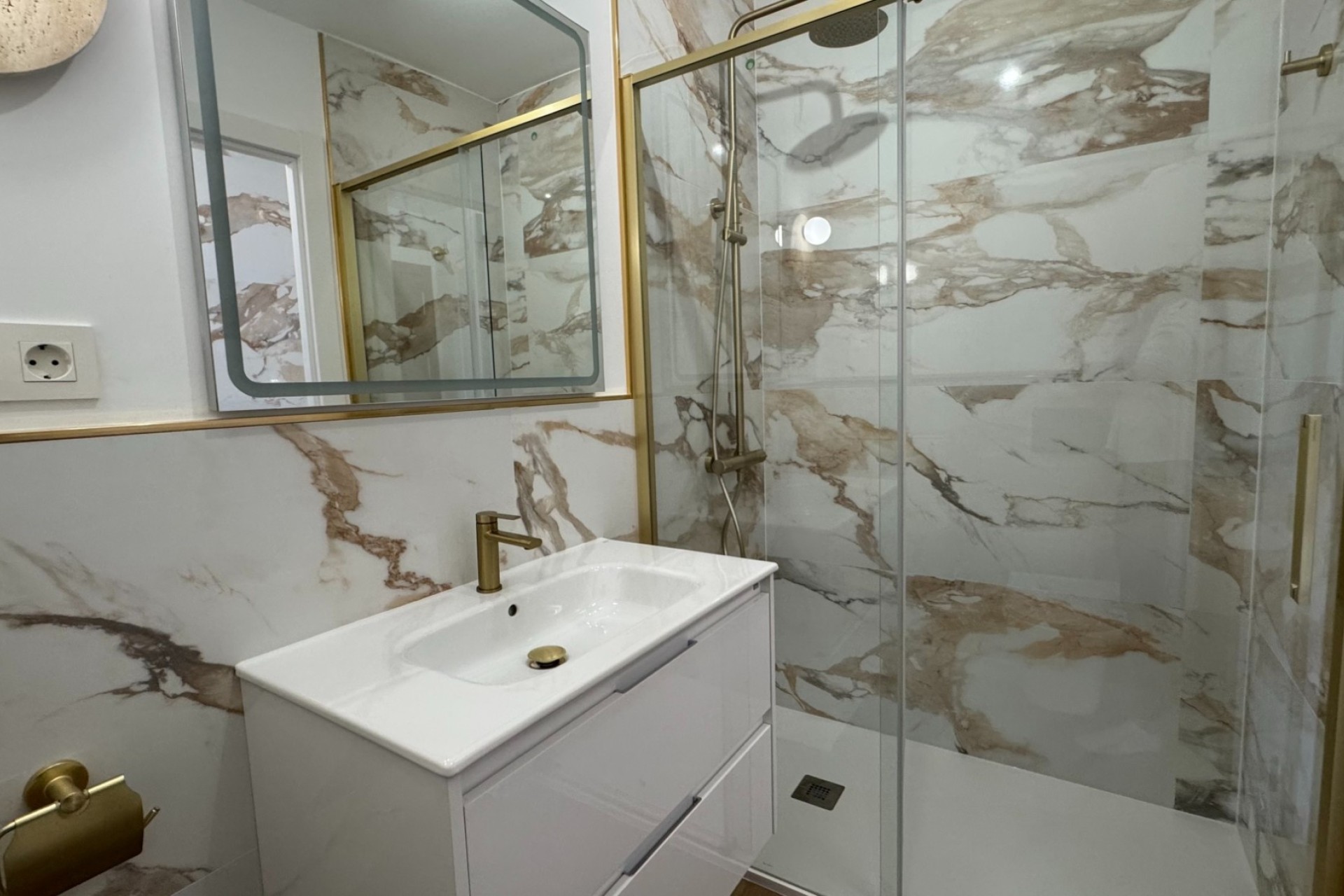 Sprzedaż - Apartament / Mieszkanie -
Torrevieja - Costa Blanca