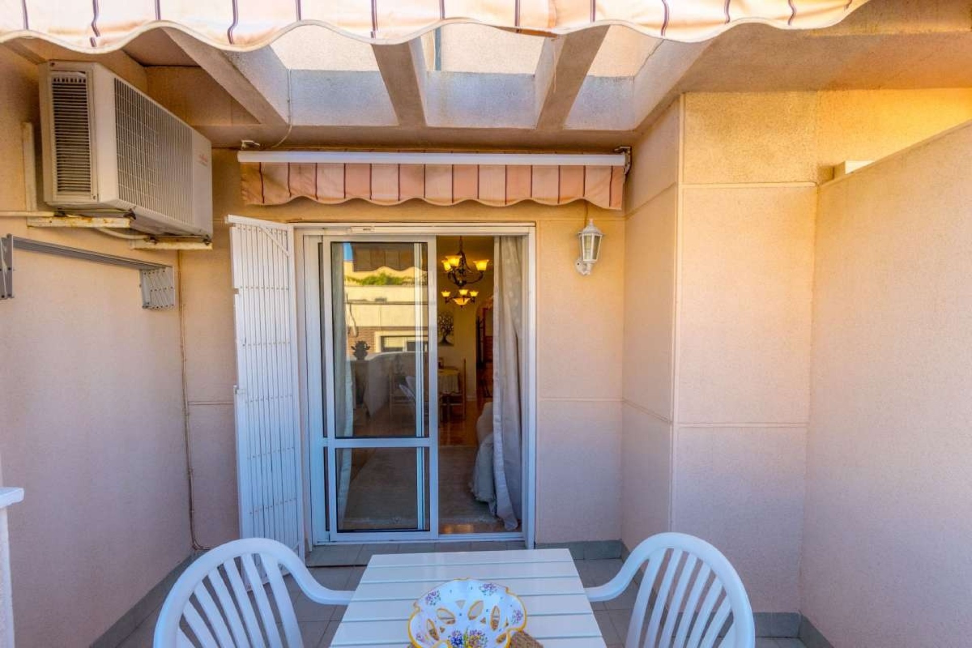Sprzedaż - Apartament / Mieszkanie -
Torrevieja - Costa Blanca