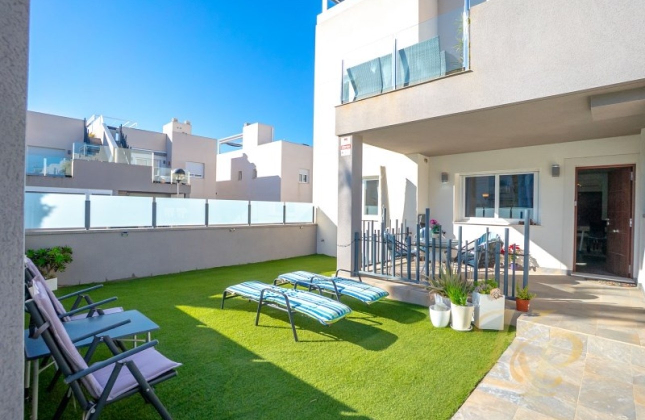 Sprzedaż - Apartament / Mieszkanie -
Torrevieja - Costa Blanca