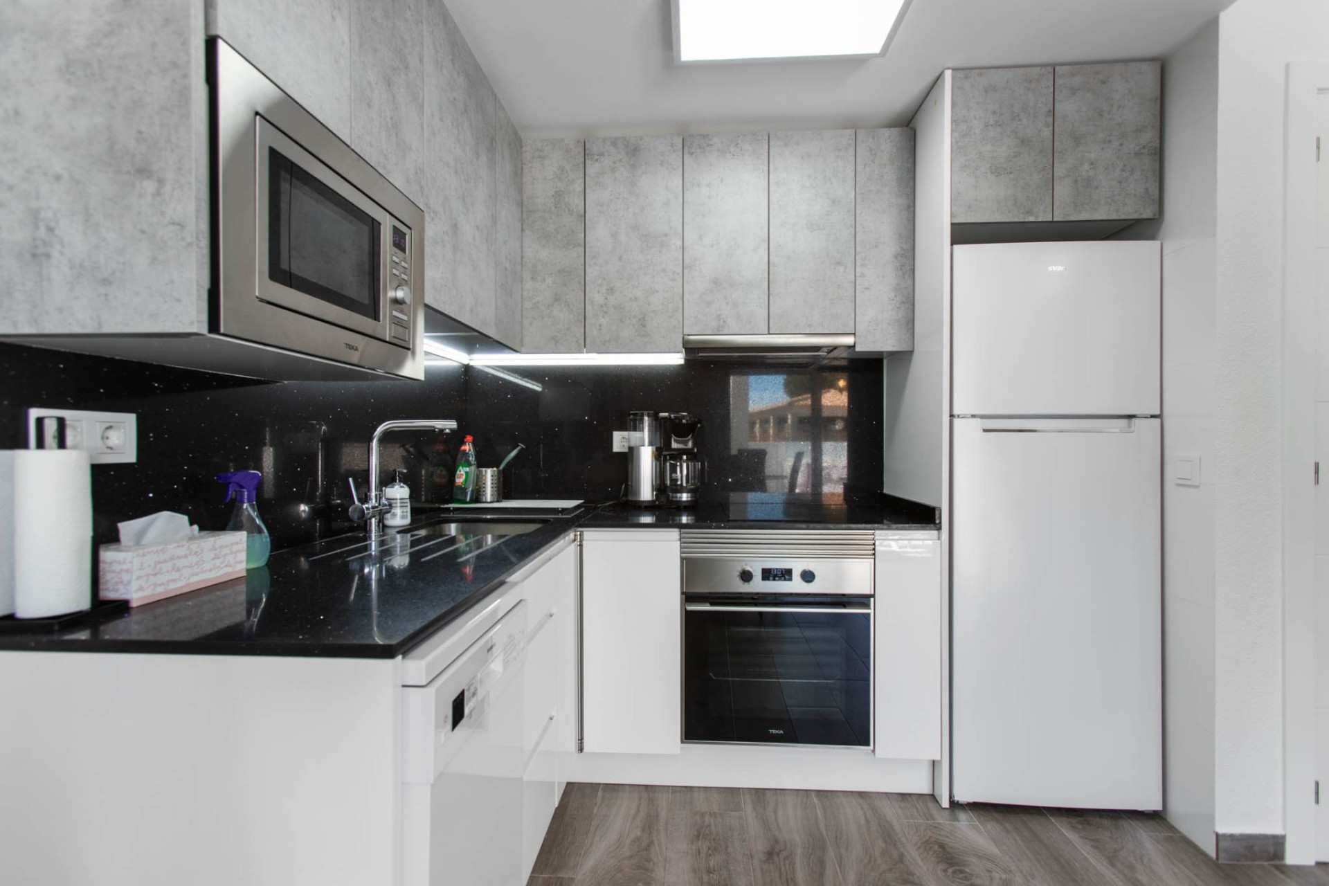 Sprzedaż - Apartament / Mieszkanie -
Torrevieja - Costa Blanca