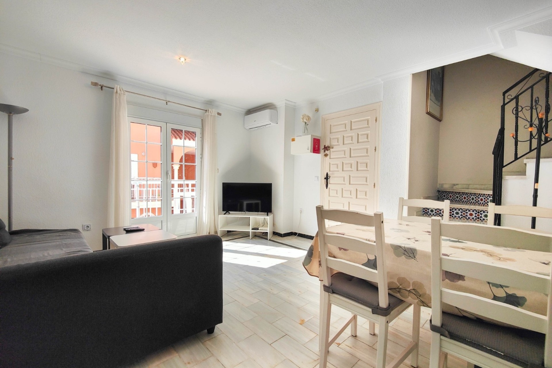 Sprzedaż - Apartament / Mieszkanie -
Torrevieja - Costa Blanca
