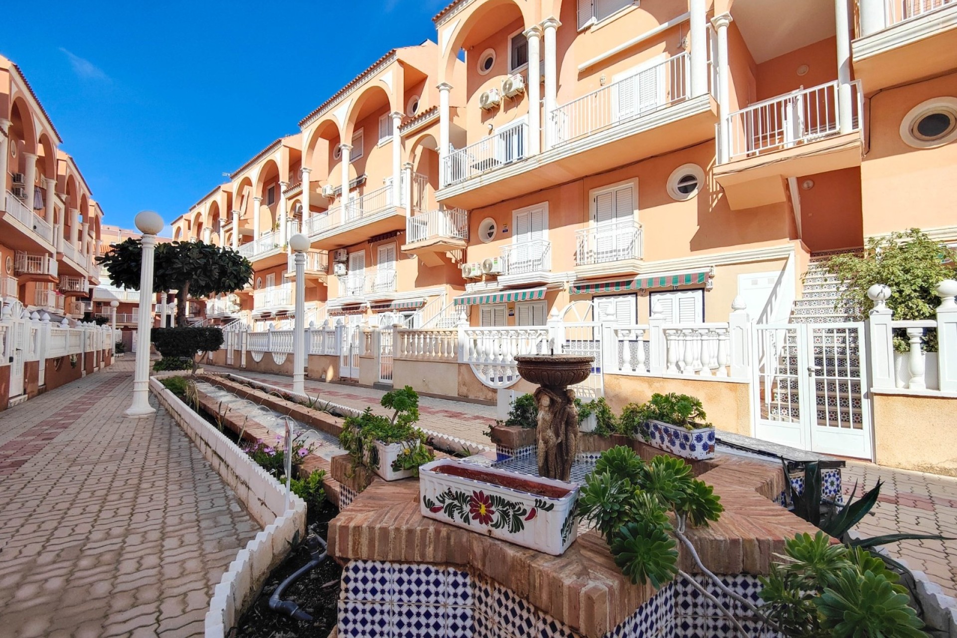 Sprzedaż - Apartament / Mieszkanie -
Torrevieja - Costa Blanca