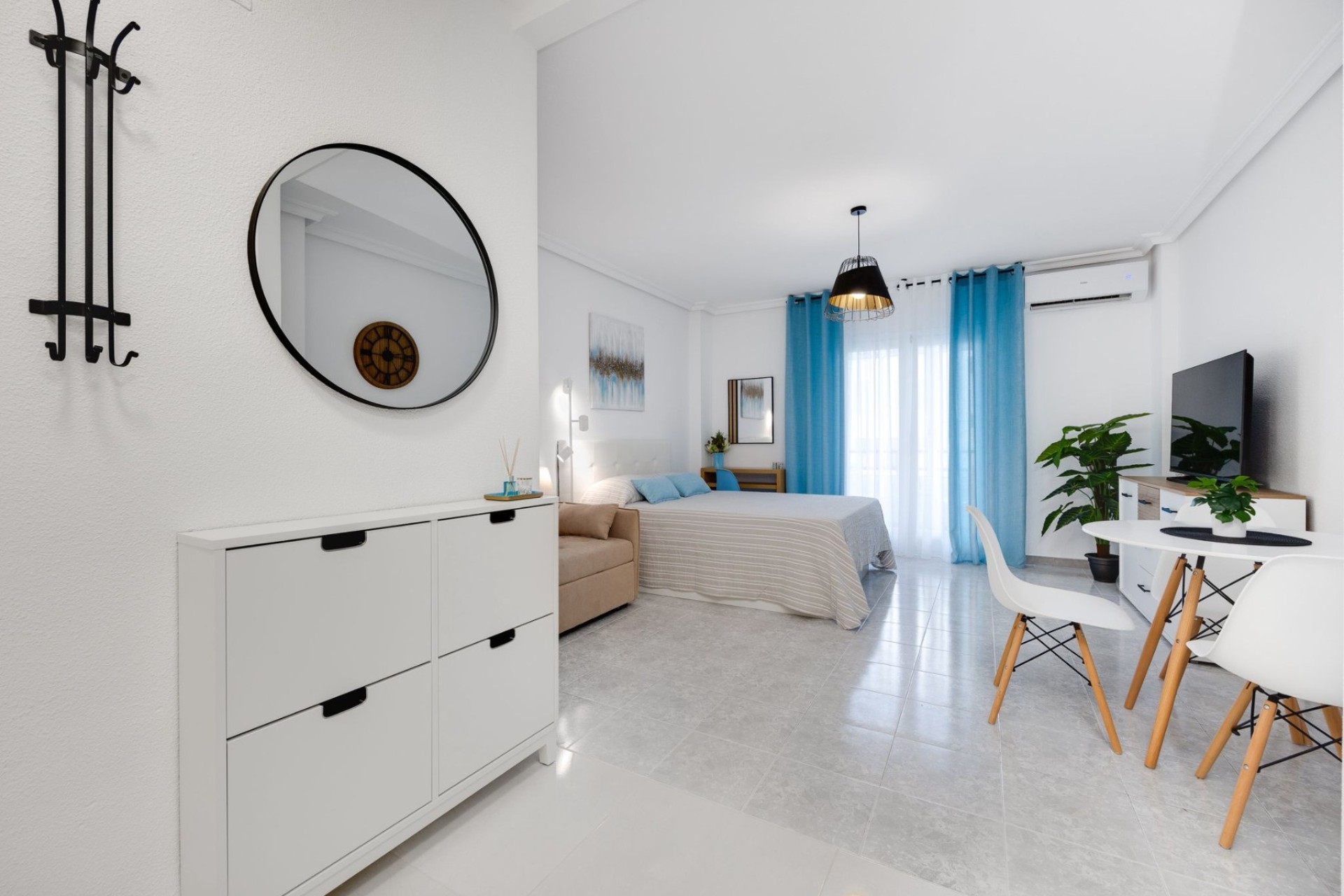 Sprzedaż - Apartament / Mieszkanie -
Torrevieja - Costa Blanca