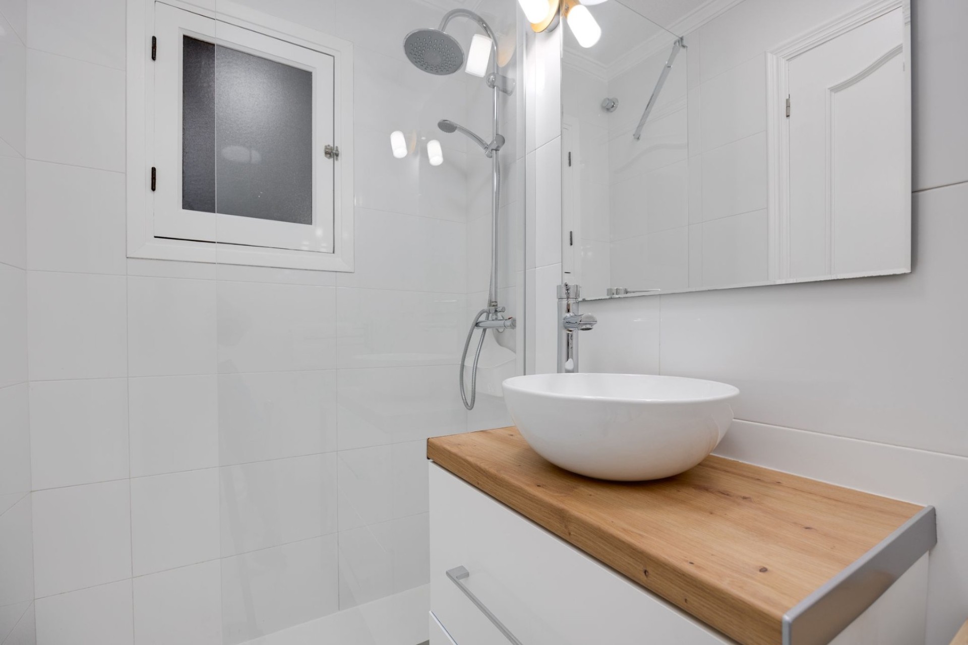 Sprzedaż - Apartament / Mieszkanie -
Torrevieja - Costa Blanca