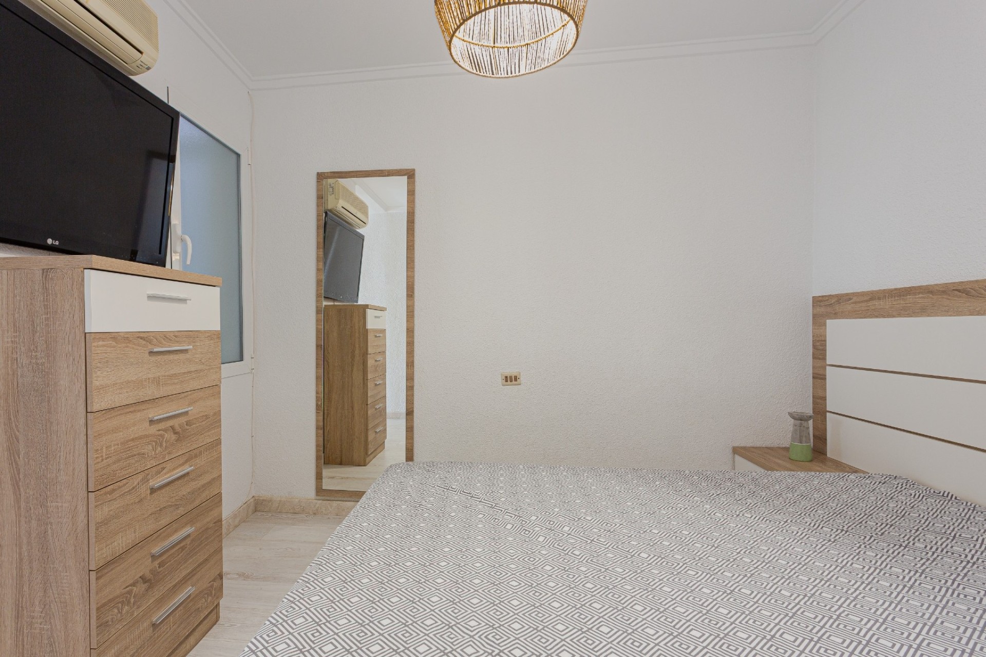Sprzedaż - Apartament / Mieszkanie -
Torrevieja - Costa Blanca