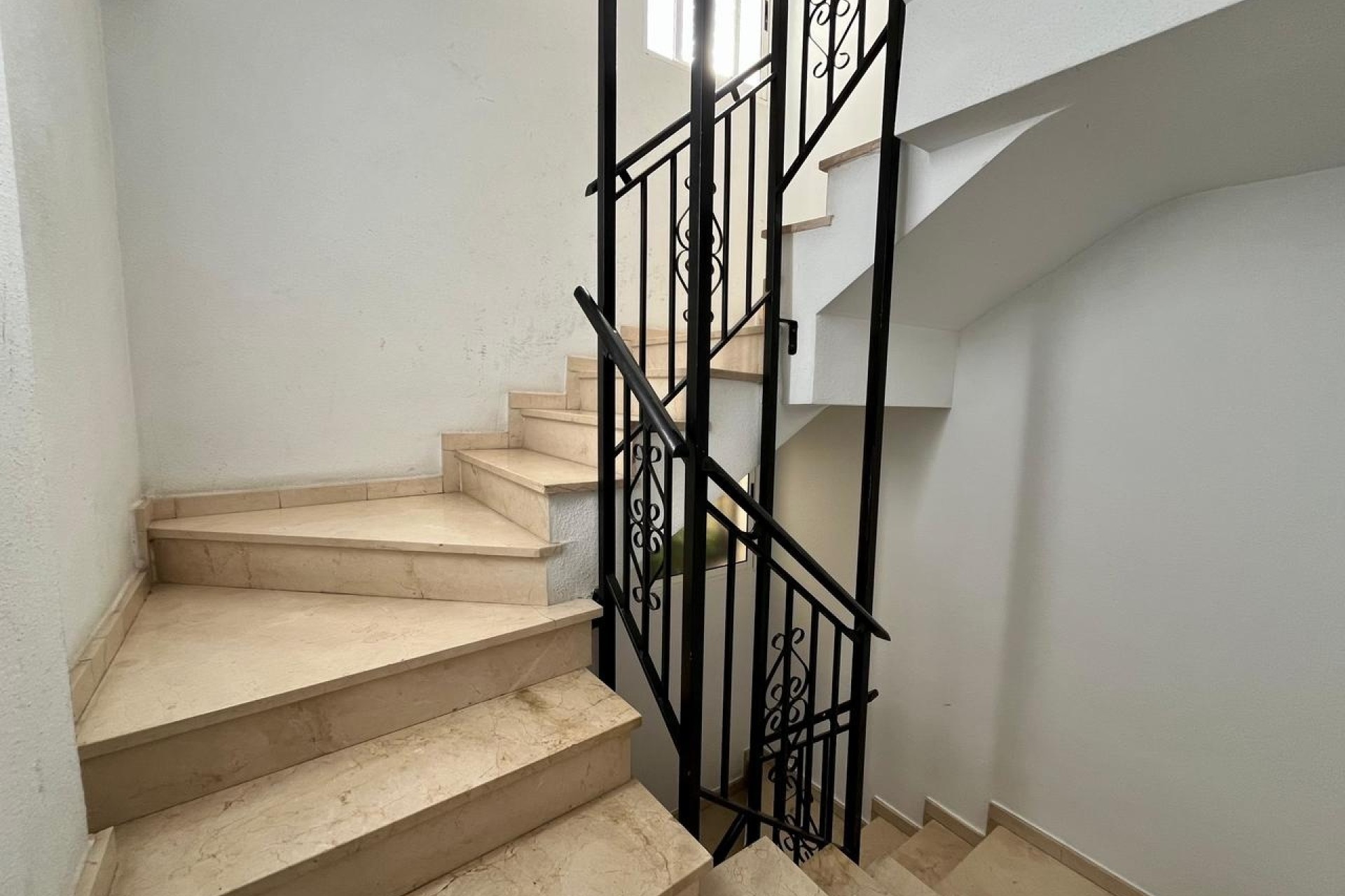 Sprzedaż - Apartament / Mieszkanie -
Torrevieja - Costa Blanca
