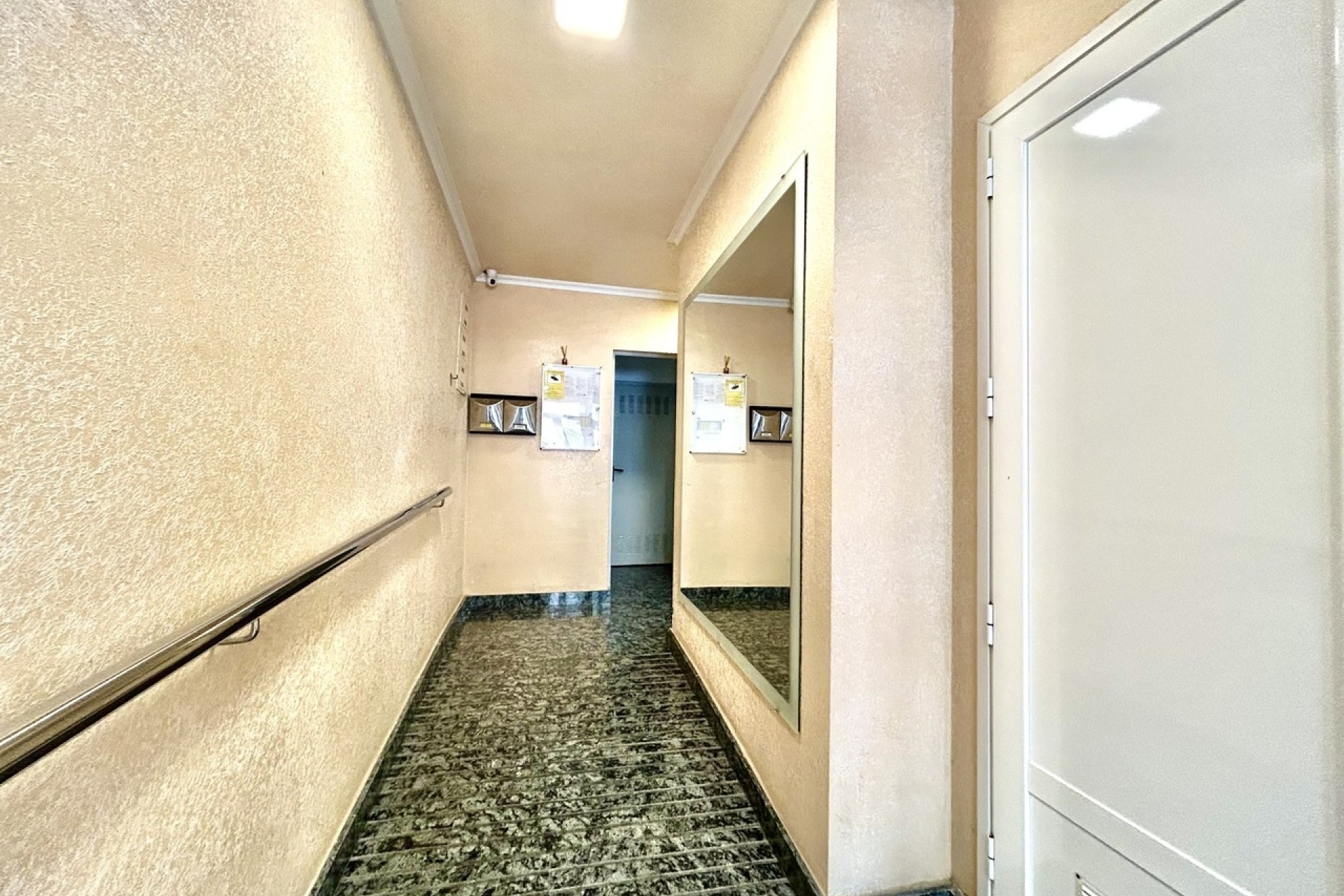 Sprzedaż - Apartament / Mieszkanie -
Torrevieja - Costa Blanca
