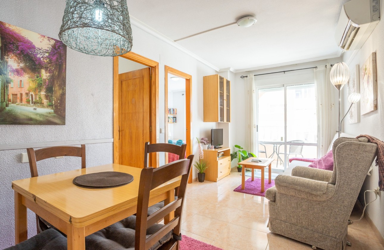 Sprzedaż - Apartament / Mieszkanie -
Torrevieja - Costa Blanca