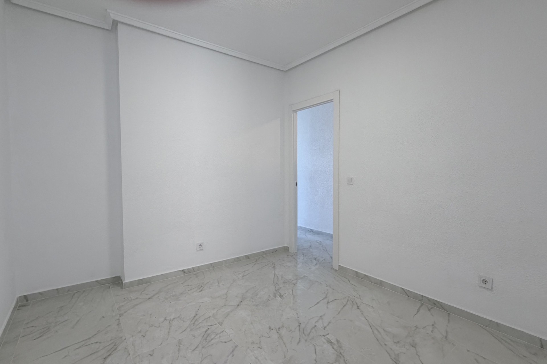 Sprzedaż - Apartament / Mieszkanie -
Torrevieja - Costa Blanca