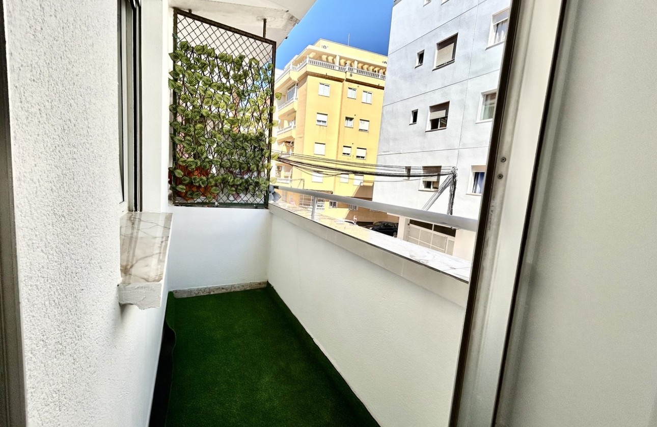 Sprzedaż - Apartament / Mieszkanie -
Torrevieja - Costa Blanca