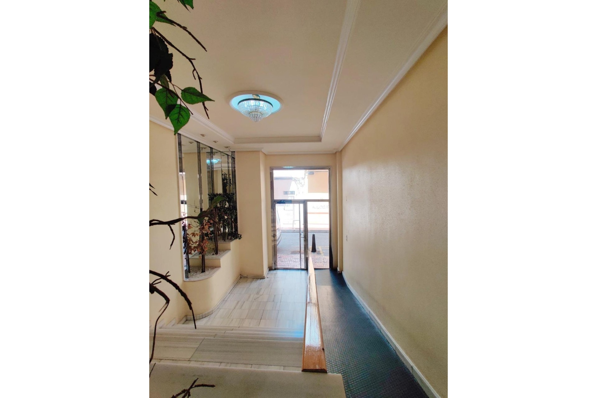 Sprzedaż - Apartament / Mieszkanie -
Torrevieja - Curva del Palangre