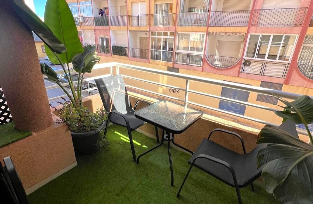 Sprzedaż - Apartament / Mieszkanie -
Torrevieja - Curva del Palangre