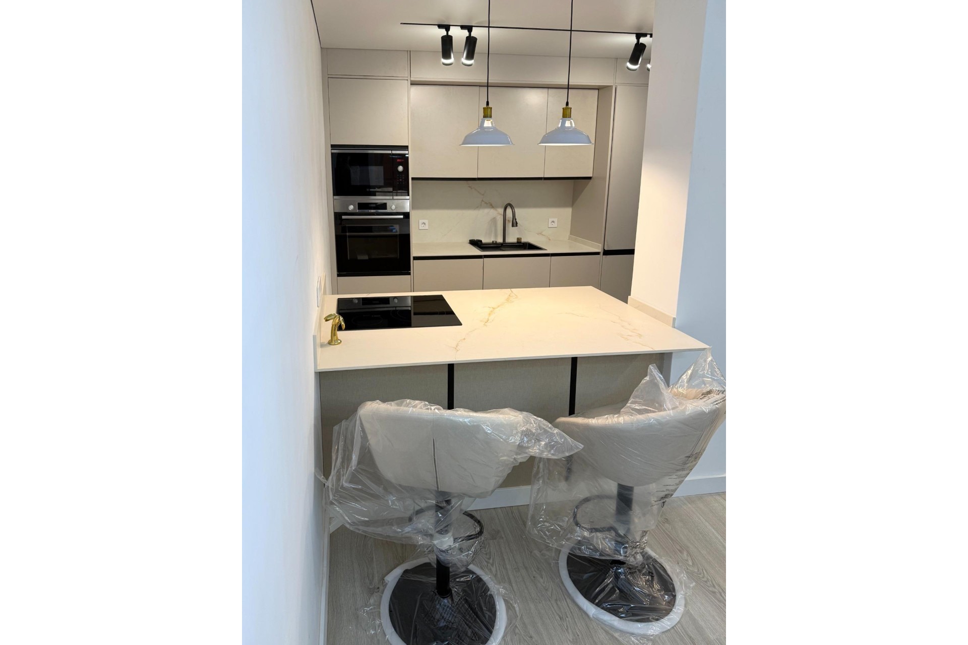 Sprzedaż - Apartament / Mieszkanie -
Torrevieja - El Acequión - Los Náufragos