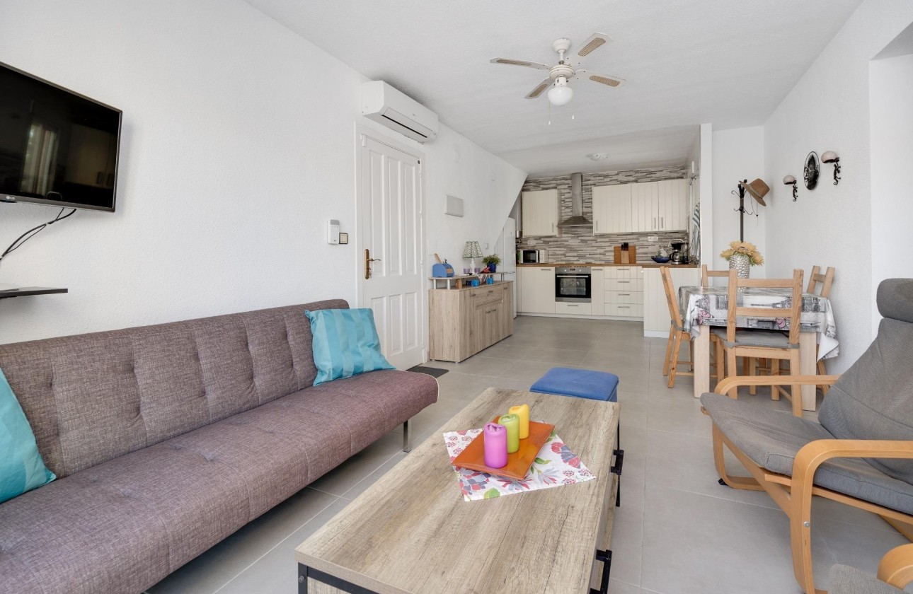 Sprzedaż - Apartament / Mieszkanie -
Torrevieja - El Chaparral