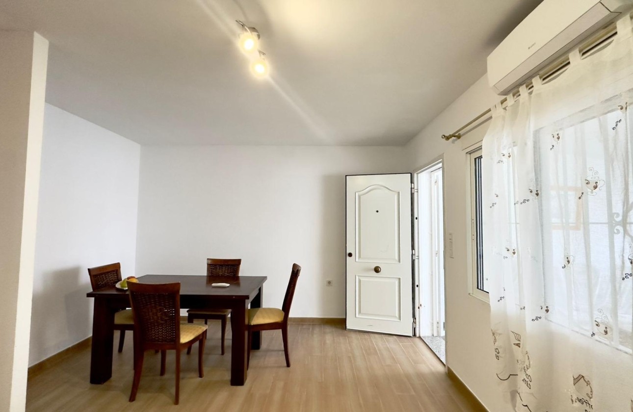 Sprzedaż - Apartament mieszkanie -
Torrevieja - El limonar