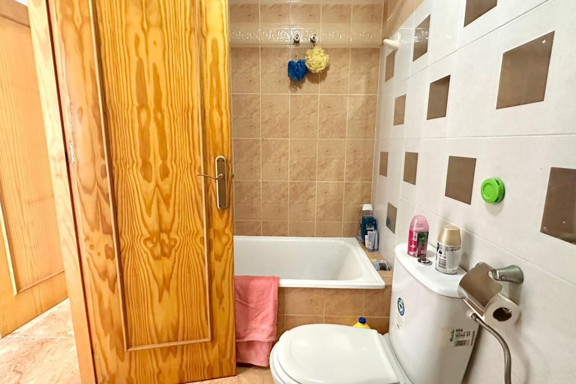 Sprzedaż - Apartament / Mieszkanie -
Torrevieja - El limonar