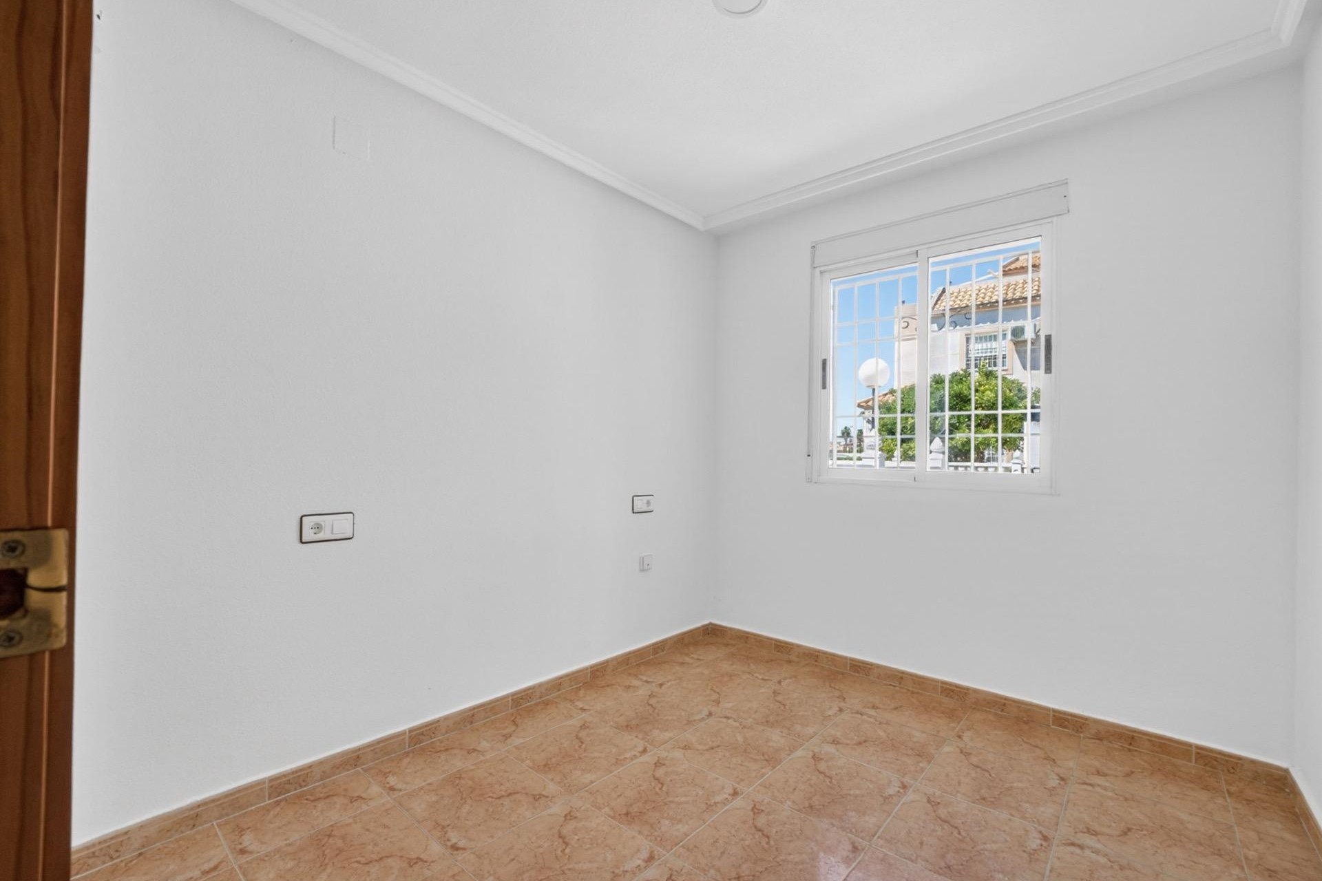 Sprzedaż - Apartament / Mieszkanie -
Torrevieja - El limonar