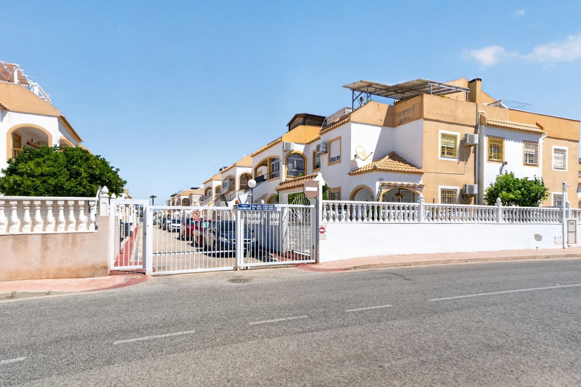 Sprzedaż - Apartament / Mieszkanie -
Torrevieja - El limonar