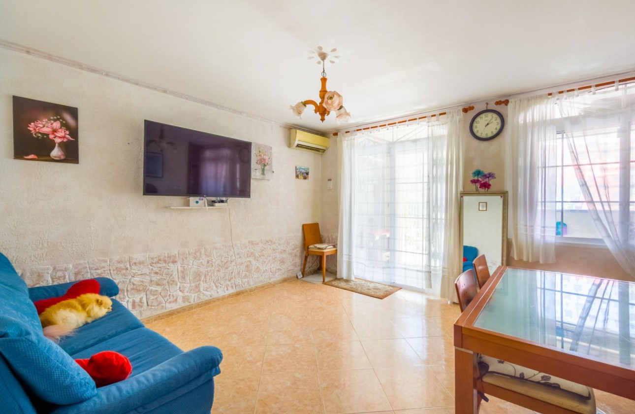 Sprzedaż - Apartament / Mieszkanie -
Torrevieja - El Limonar