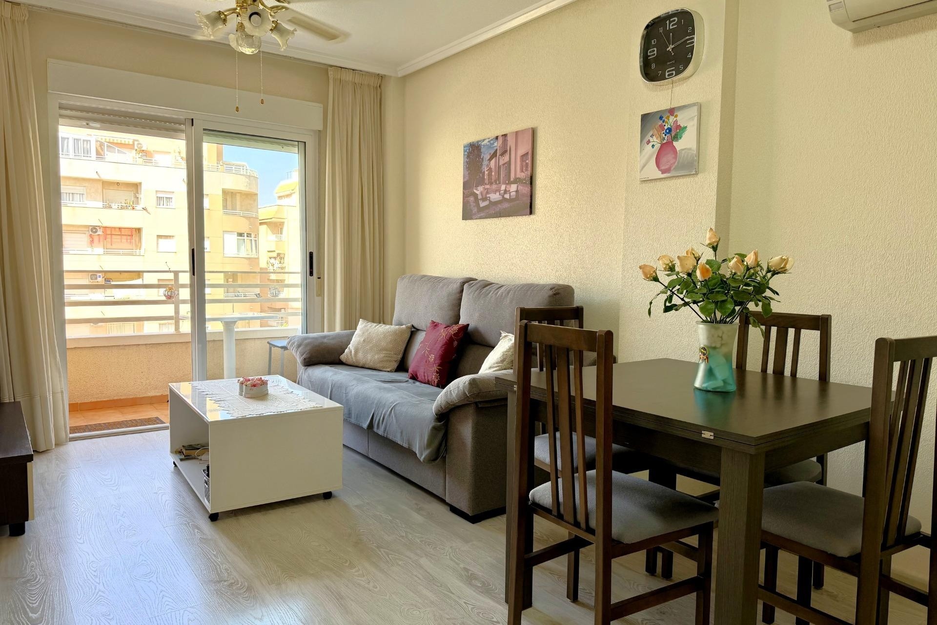 Sprzedaż - Apartament / Mieszkanie -
Torrevieja - El molino
