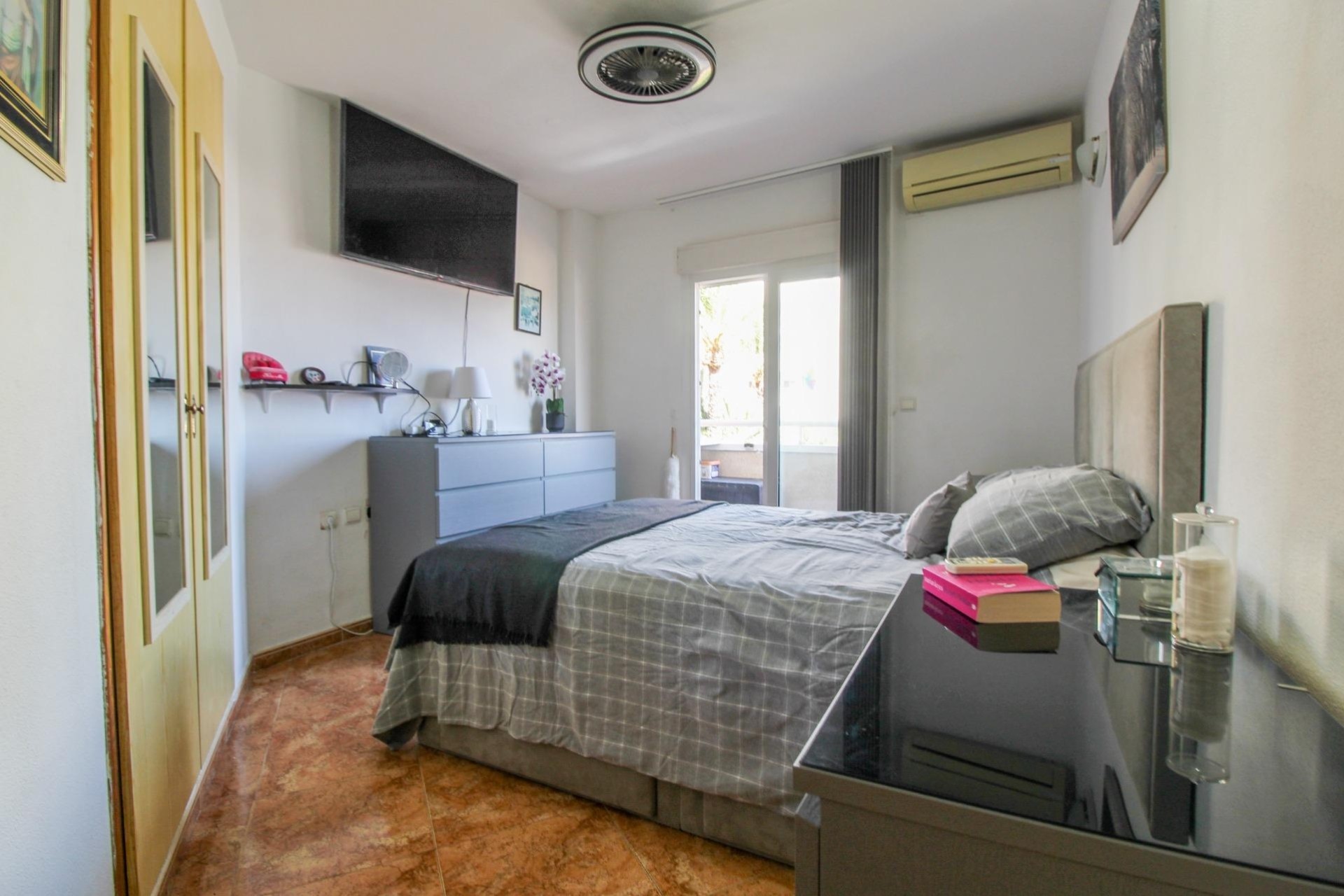 Sprzedaż - Apartament / Mieszkanie -
Torrevieja - El molino