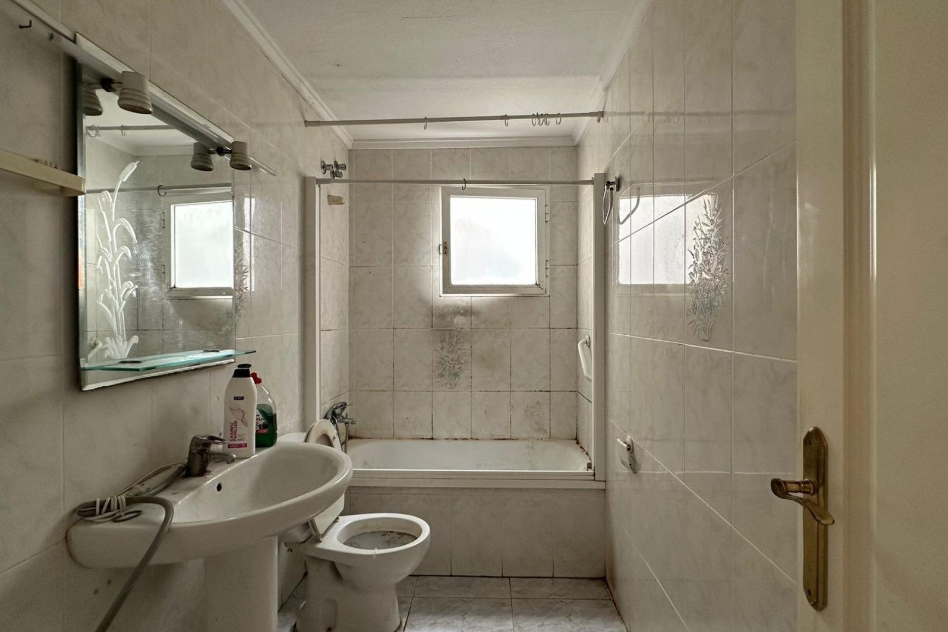 Sprzedaż - Apartament / Mieszkanie -
Torrevieja - Estacion de autobuses