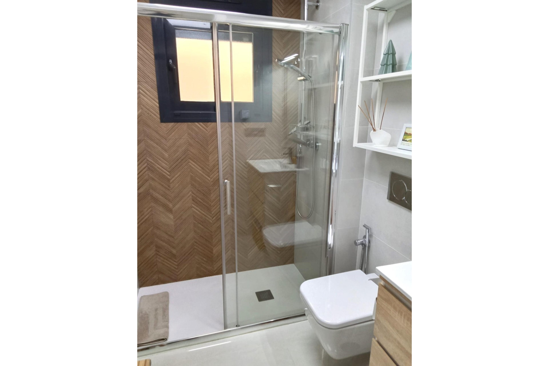 Sprzedaż - Apartament / Mieszkanie -
Torrevieja - Estacion de autobuses