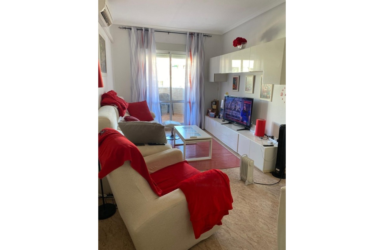 Sprzedaż - Apartament / Mieszkanie -
Torrevieja - Estacion de autobuses