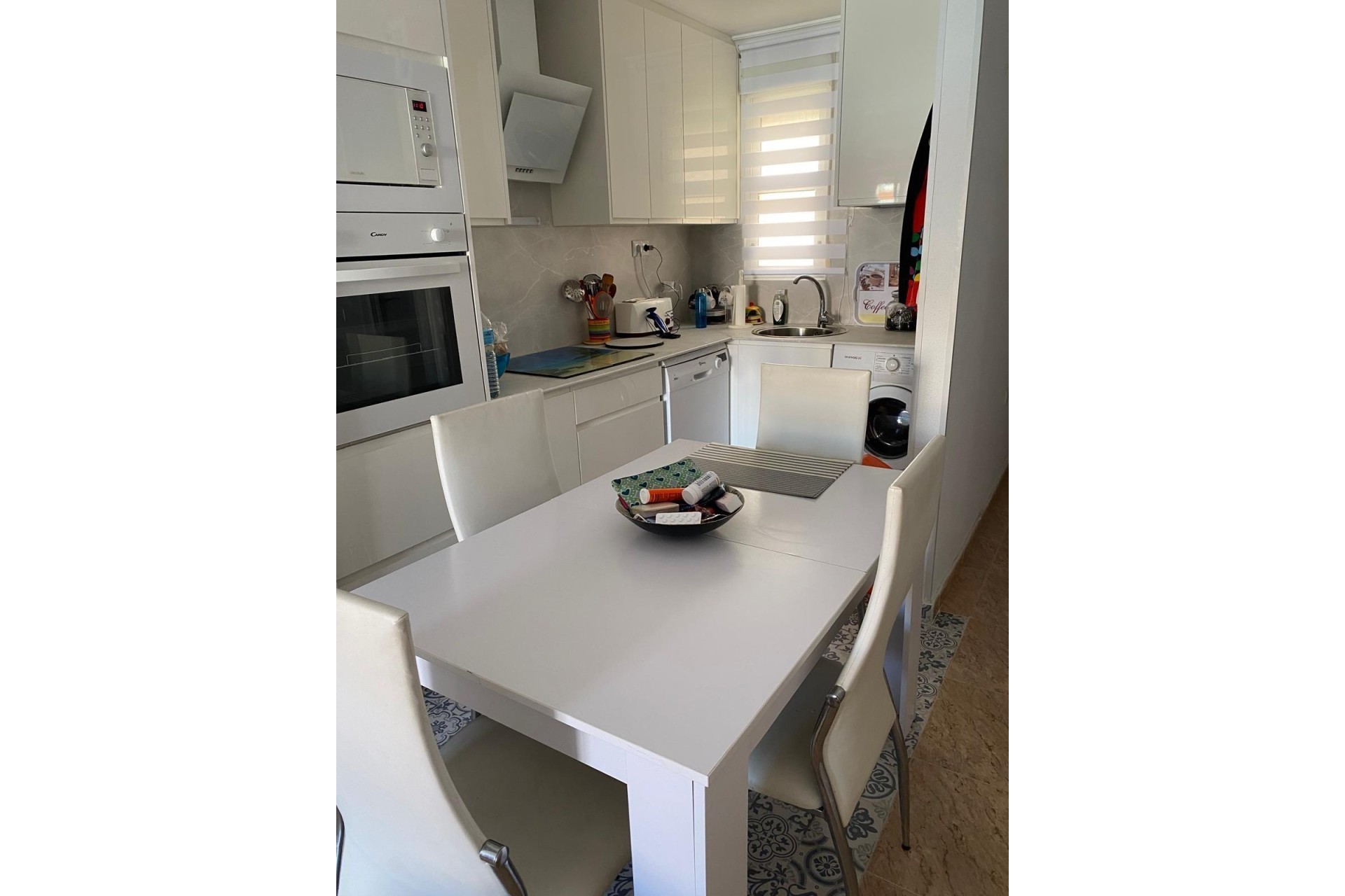 Sprzedaż - Apartament / Mieszkanie -
Torrevieja - Estacion de autobuses